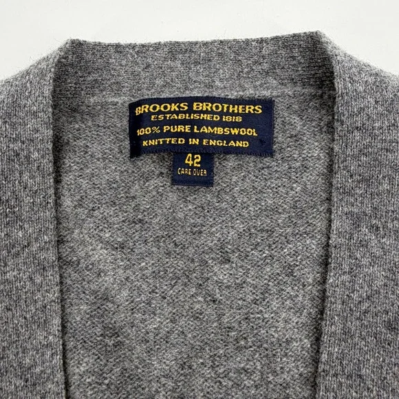 Brooks Brothers Mens 42 Lambswool Cardigan Sweater Grey Knitted in England VNeck - Picture 2 of 7
